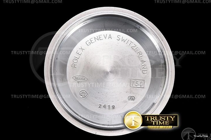 0513 RDD0220E – DayDate 36mm Functional 700